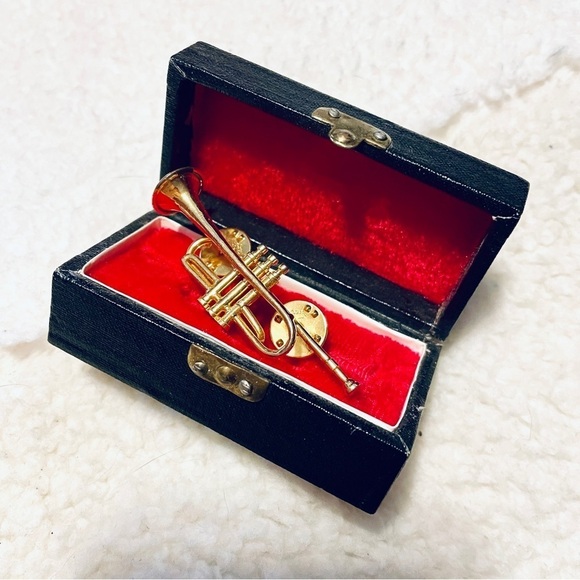 Solid Brass Trumpet Pin - Picture 1 of 5